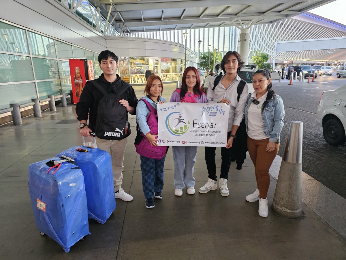 Grupo de aspirantes ecuatorianos